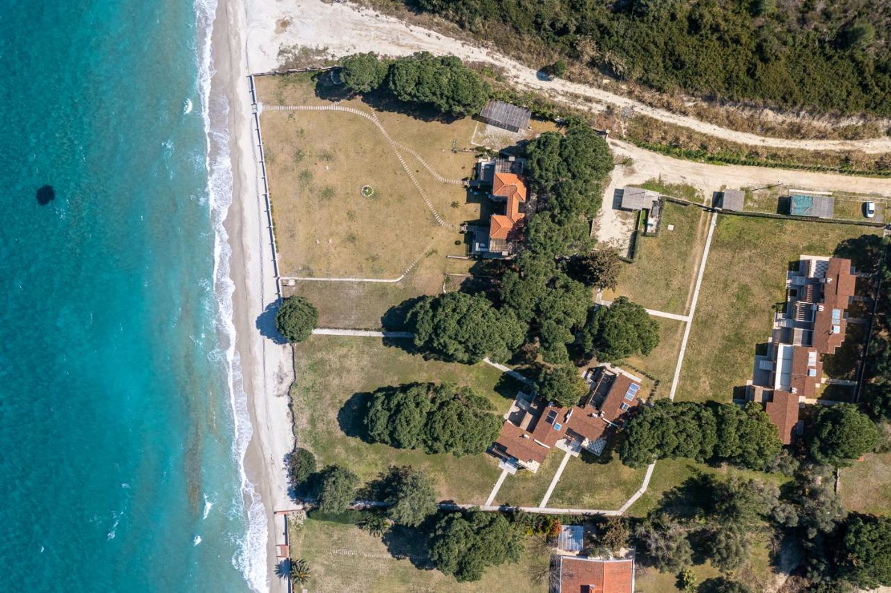 #Flh - Amalthia & Αthena Beachfront Houses In Pefkohori Dış mekan fotoğraf